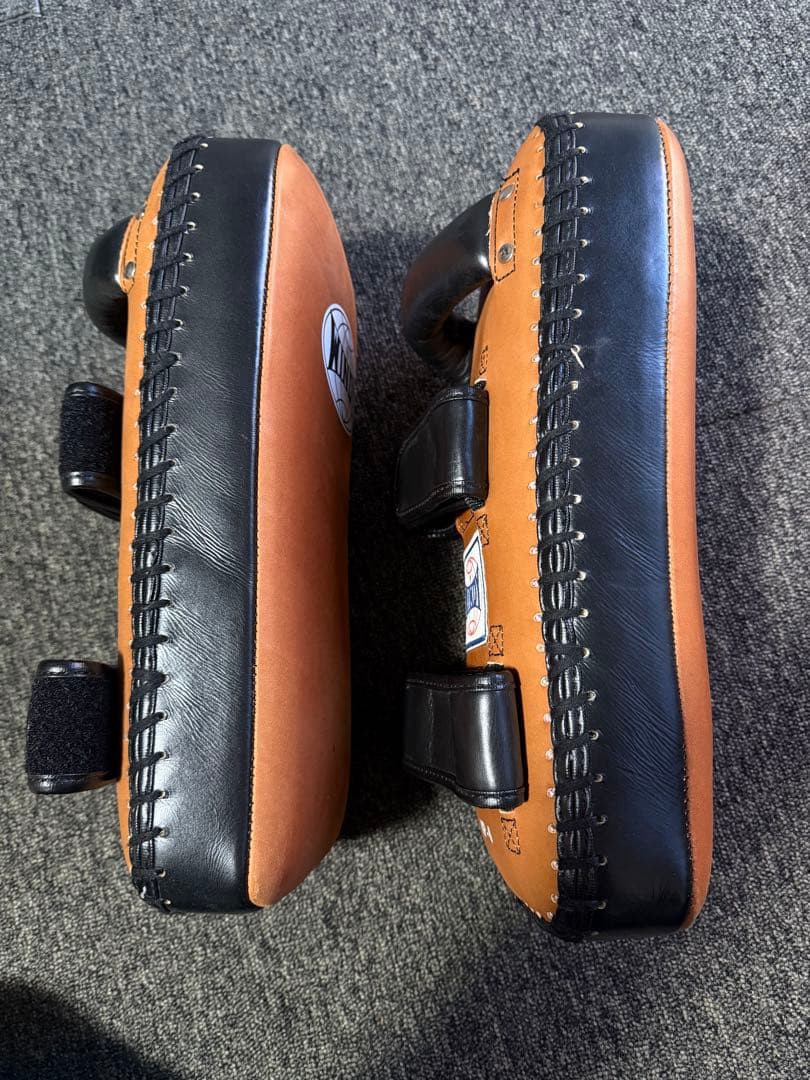 【極美品】 WINDY キックミット KP-6 キックボクシング ムエタイ