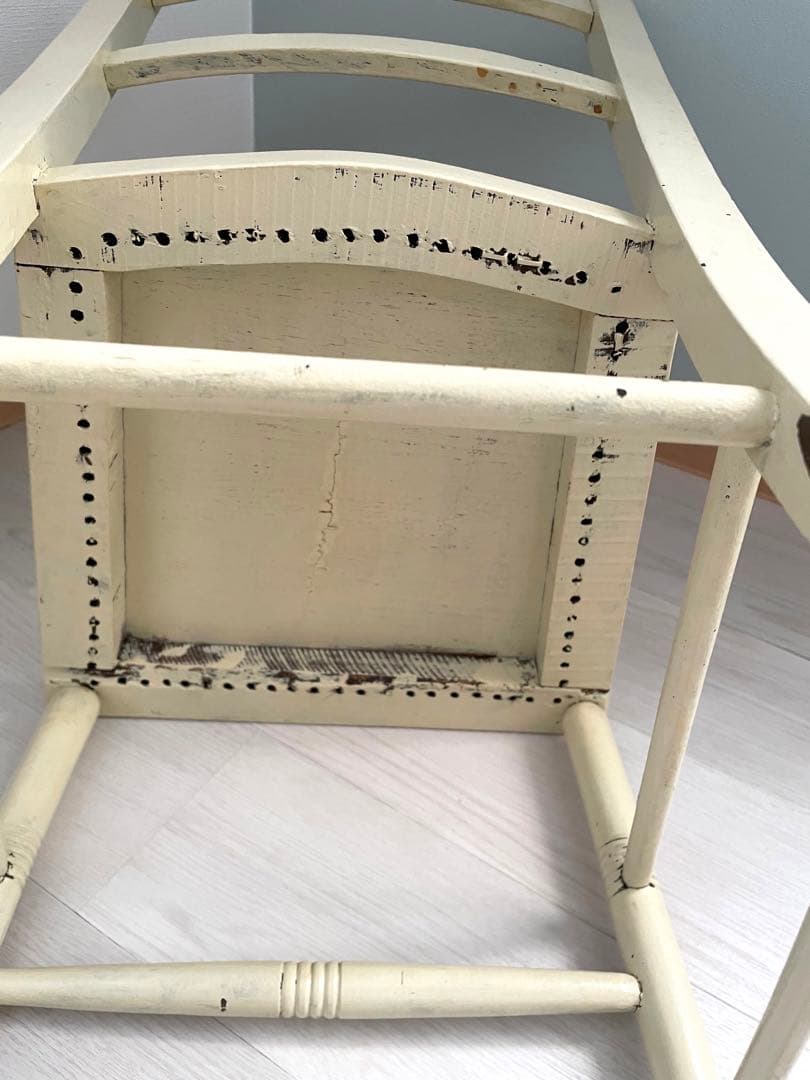 フランスアンティークチェア　クリームホワイト　ベッドサイドテーブル　100年以上