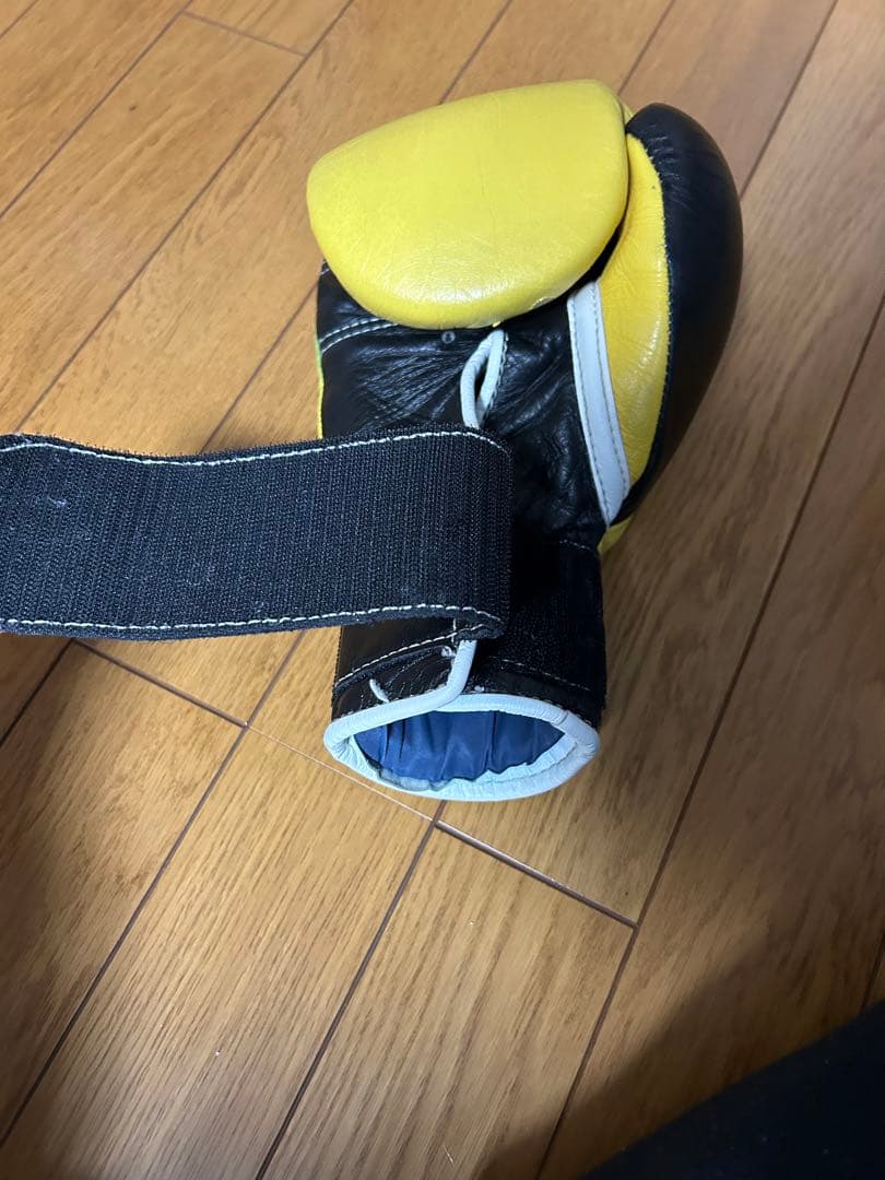 winningボクシンググローブ刺繍入り