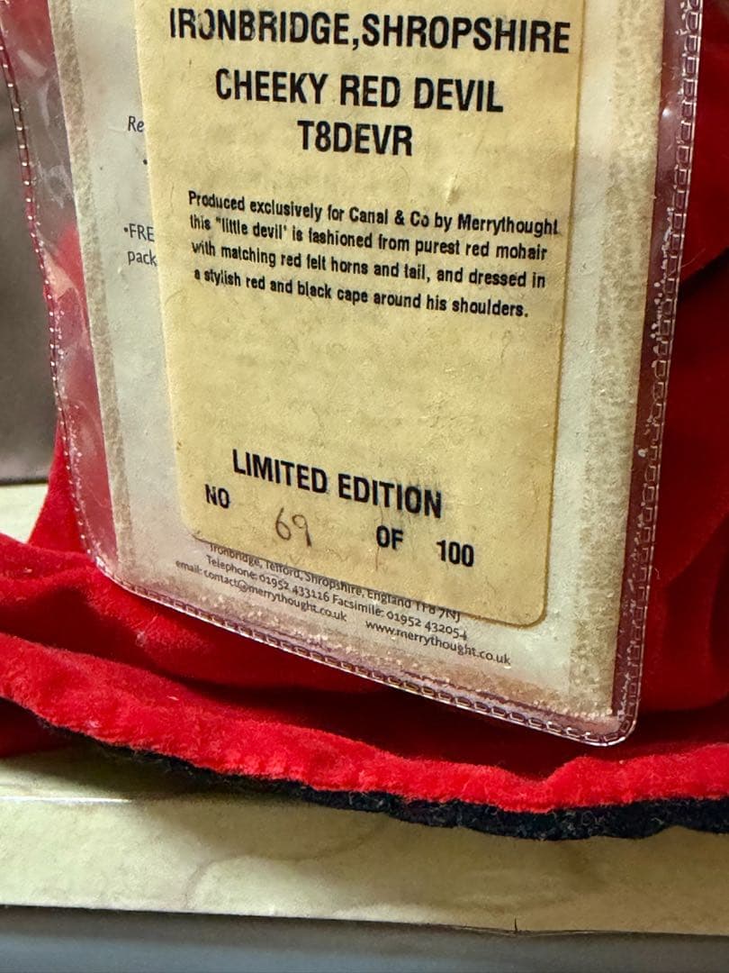 メリーソート社 チーキーブリティッシュデビル レッド 100体限定