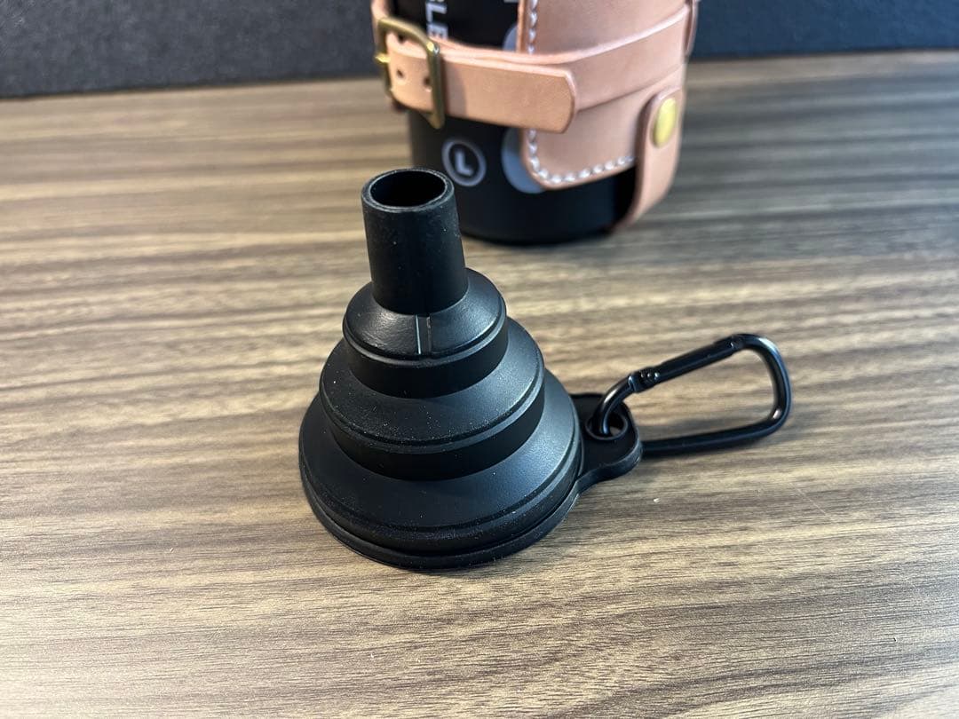 昭南皮革製　フューエルボトルホルダー　バイク　ガソリン携行缶　燃料タンク　携行缶