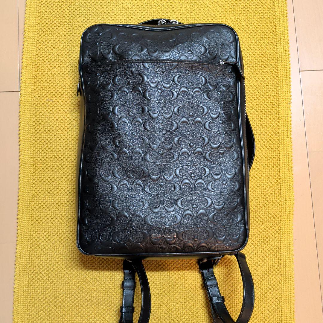 COACH ブラックエンボスショルダーバッグ