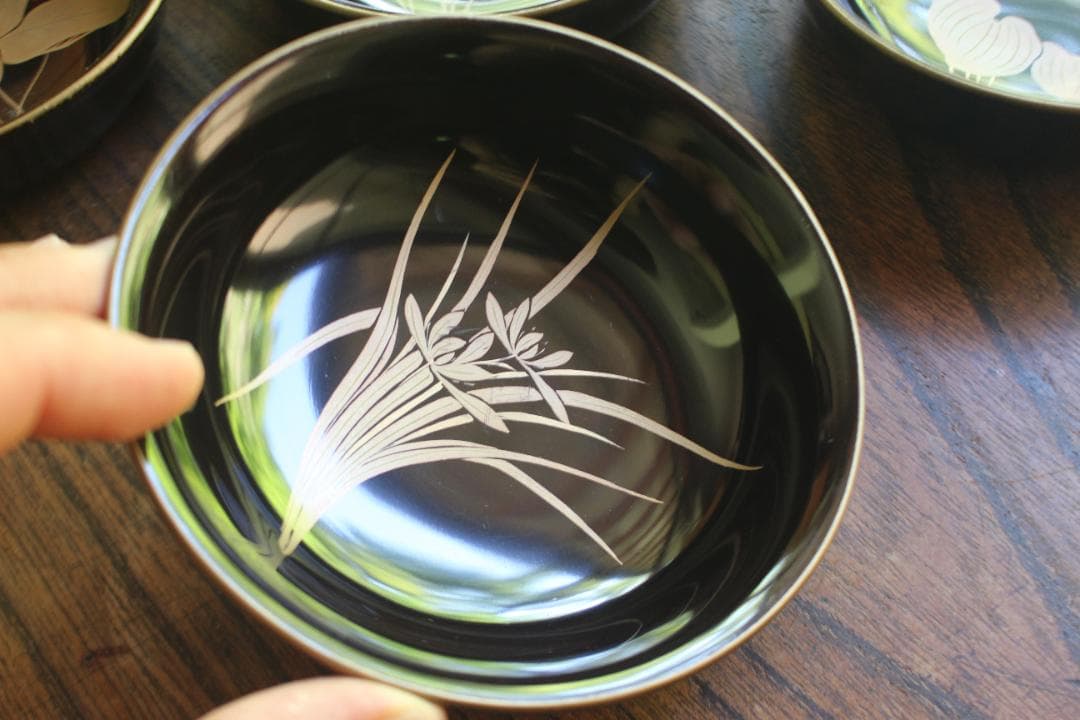 ばら売り可！時代金縁黒漆に優美な草花蒔絵の映える小皿6点（検輪島塗蒔絵皿菓子皿