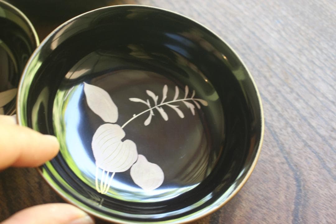 ばら売り可！時代金縁黒漆に優美な草花蒔絵の映える小皿6点（検輪島塗蒔絵皿菓子皿