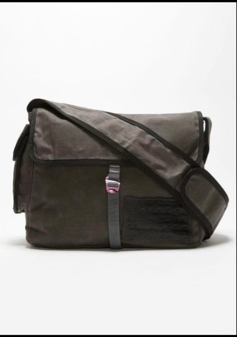 Acne Studios メッセンジャーバッグ