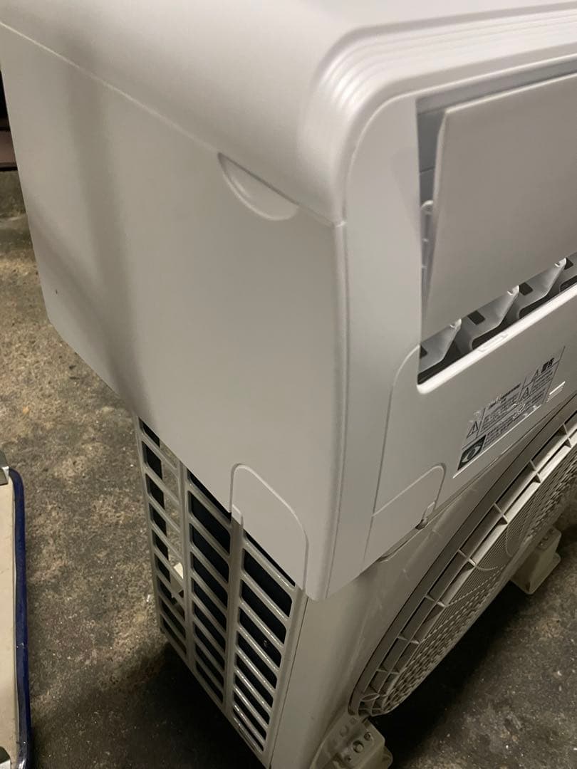 24年製　美品　ヤマダ電機　6畳用エアコン　RIAIR YHA-S22P
