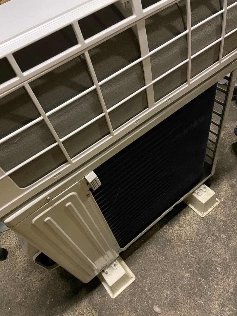 24年製　美品　ヤマダ電機　6畳用エアコン　RIAIR YHA-S22P