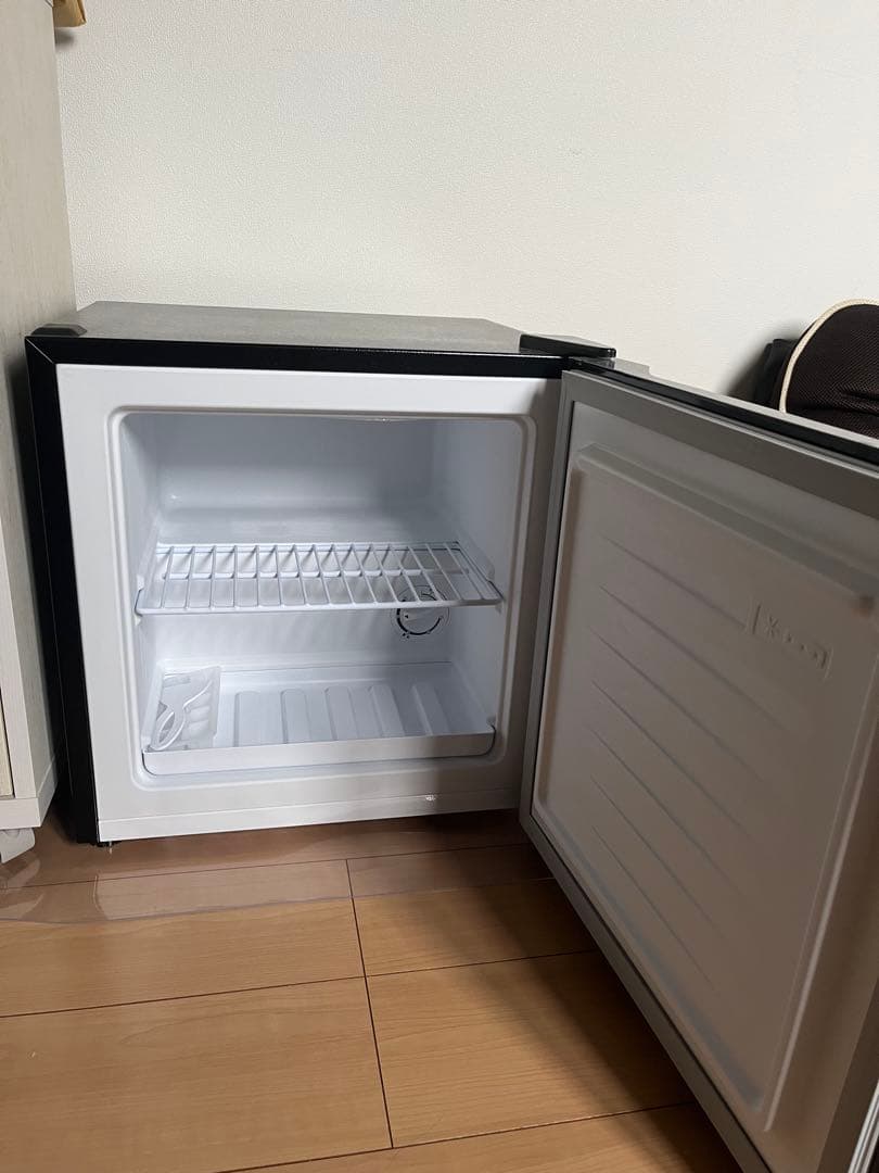 【10/23まで】IRIS 冷凍庫 31L ブラック