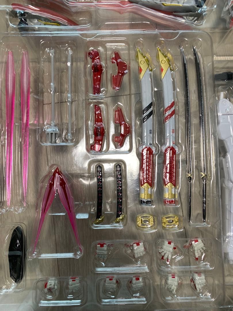 メタルビルド　ガンダムアストレイ　レッドドラゴニクス