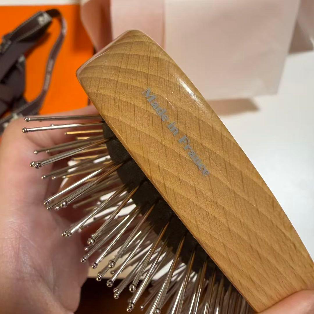 新品未使用　エルメスロゴが可愛い【HERMES】天然素材 ドッグブラシ