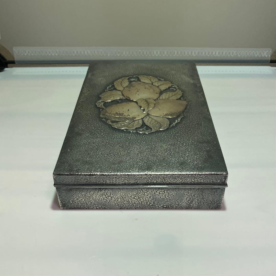 純銀宮本製 小物入れ 文箱 三桃の柄 306g