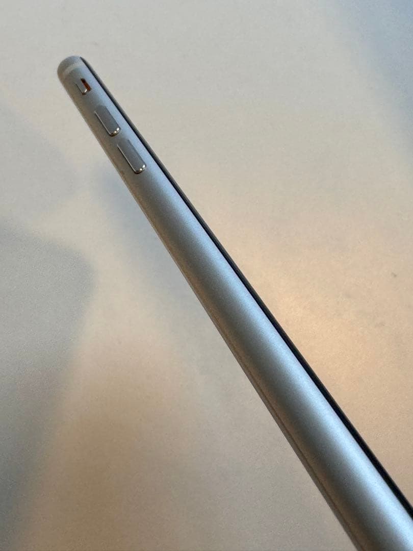 【美品】Apple iPhone SE3 ホワイト バッテリー残量100%