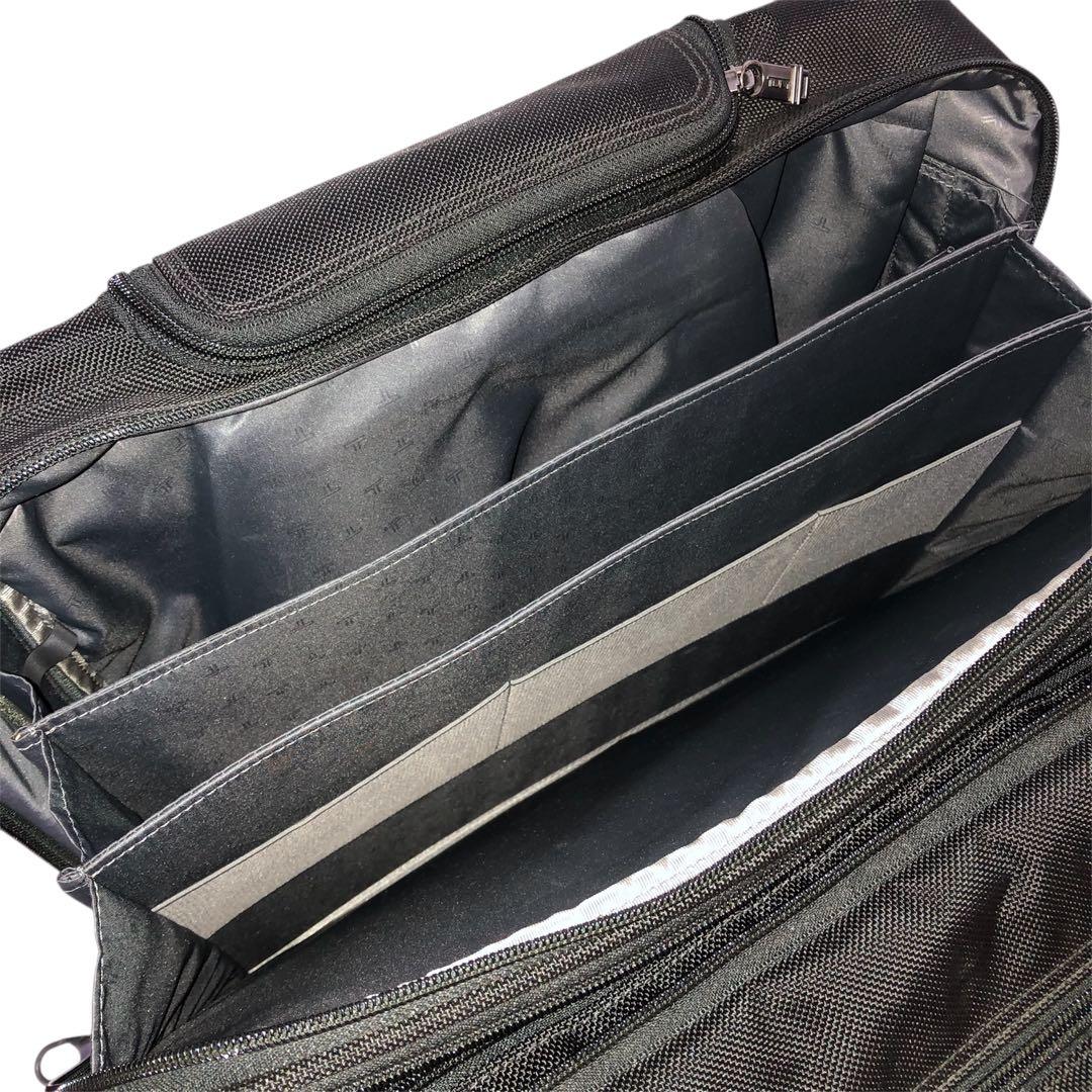 未使用級✨TUMIスーツケース3層 機内持ち込み可 26103DH マチ拡張 黒