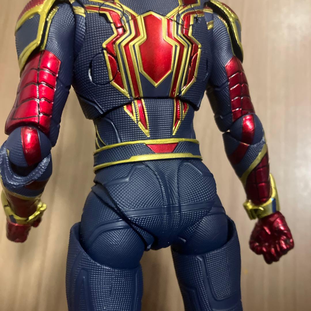 IRON SPIDER スパイダーマン　1/9 SCALE