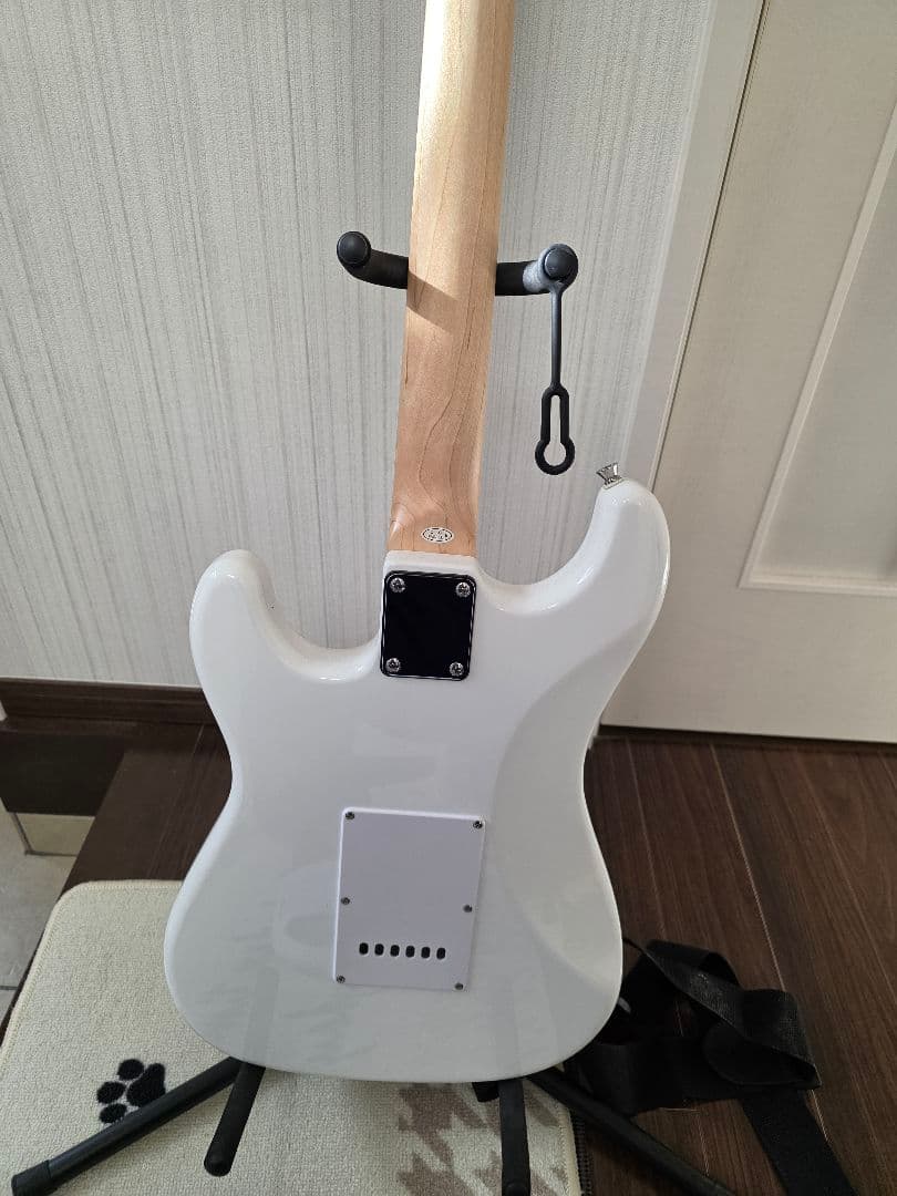 SELDER ストラトキャスタータイプ ホワイト
