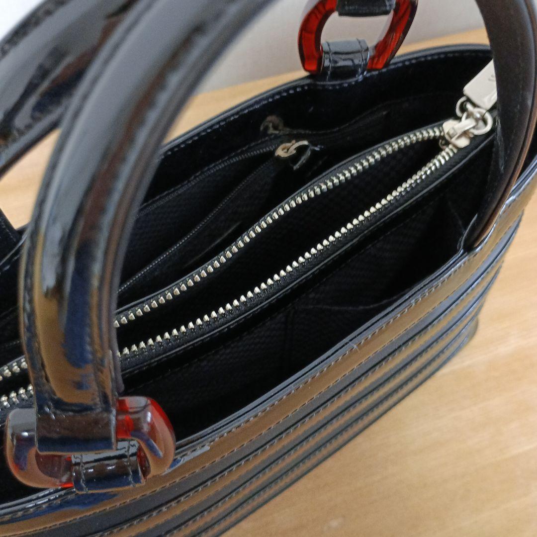 【和光】エナメルバッグ　ブラック