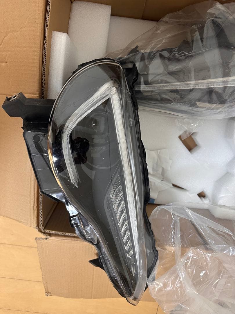 トヨタ86 VLAND ヘッドライト　右左