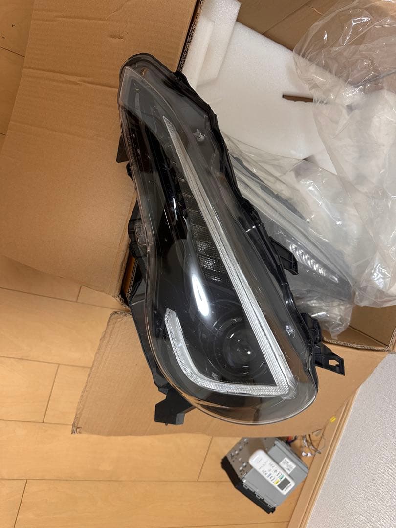 トヨタ86 VLAND ヘッドライト　右左