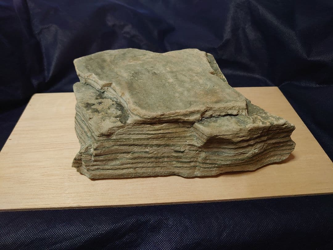 緑積層石 緑積層岩