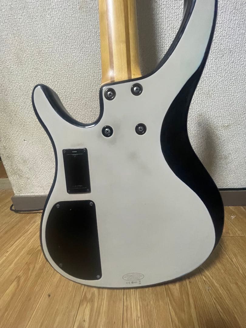 YAMAHA TRBX505 5弦エレキベース