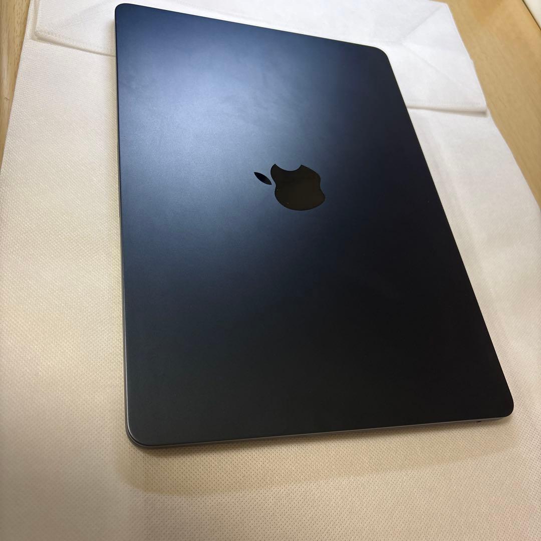 Apple MacBook Air (M2, 13インチ)