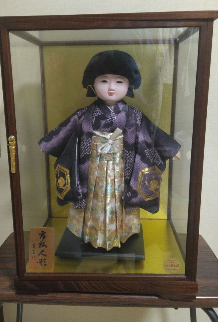 市松人形　絞り染め　金刺しゅう　金彩　寿宝作　ガラスケース付き　４５cm