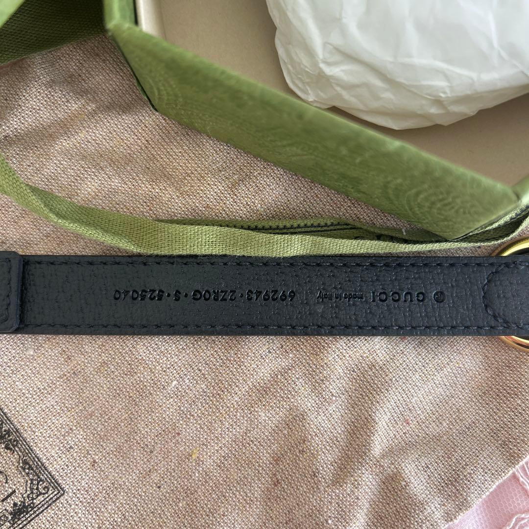 GUCCI ブラックレザー首輪 ゴールド金具