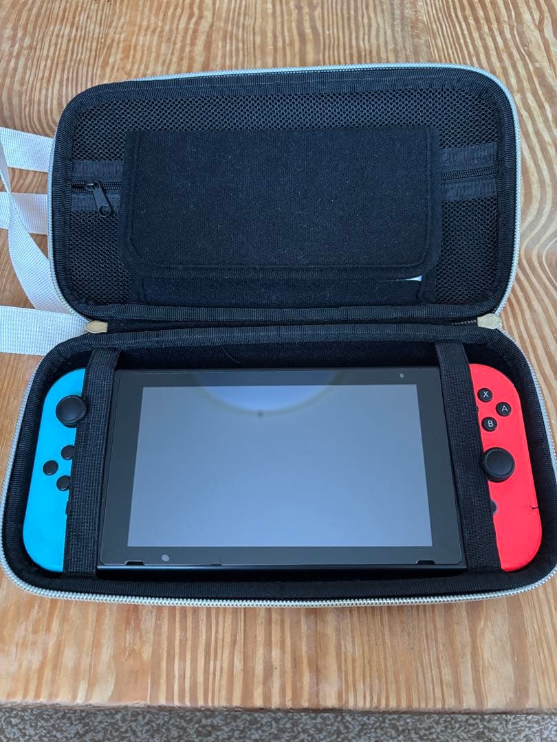 ニンテンドースイッチ　美品　Nintendo Switch ディズニーケース付き