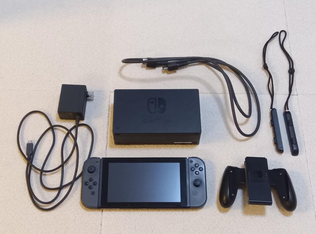 yy Nintendo Switch 本体と付属品一式【送料込み】