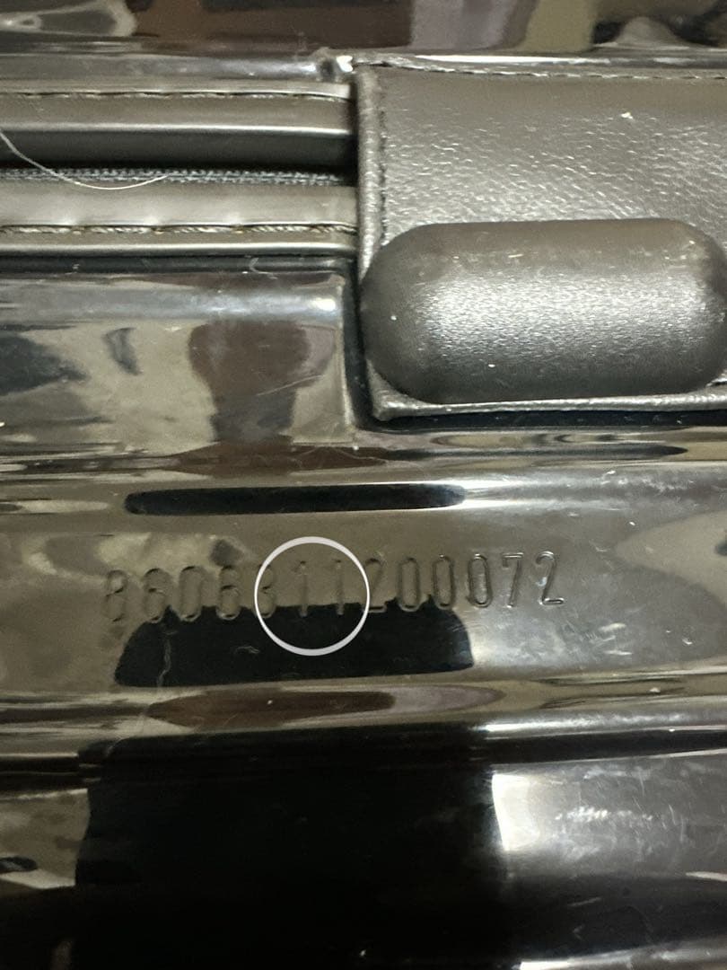 ブラックキャリーケース 4輪　リモワ