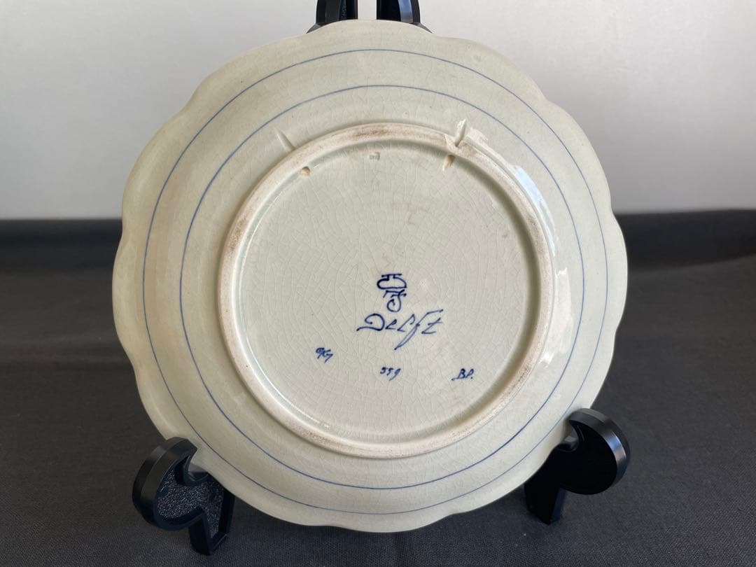 ロイヤルデルフト焼き骨董品　手書き花柄　多少の欠け傷あり　直径19cmx3cm