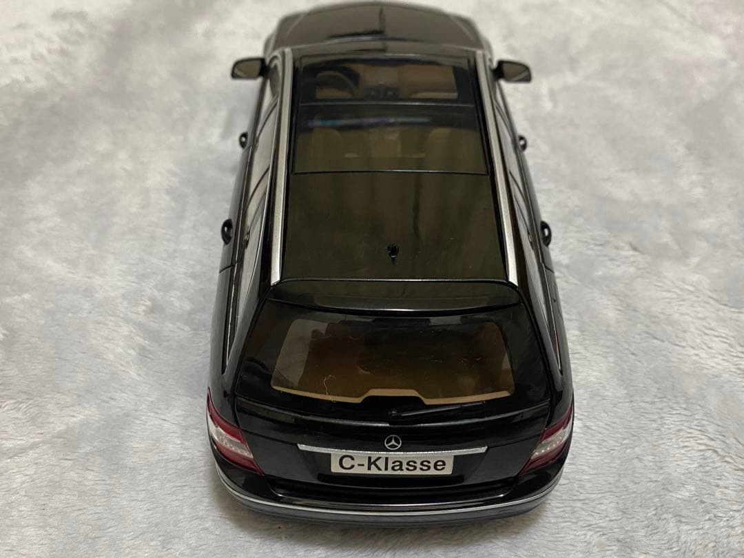ミニカー AUTOart Mercedes-Benz C-Klasse 1/18