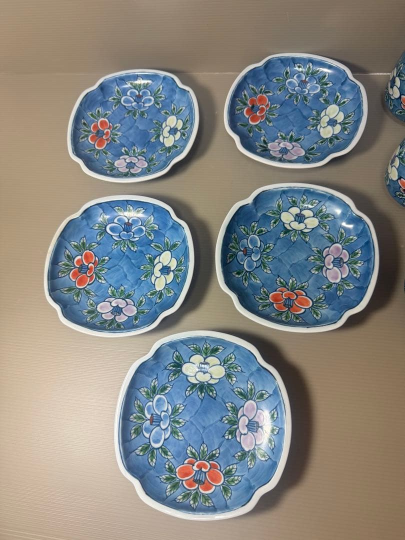 2072 源右衛門窯 染錦椿絵　皿5客　湯呑5客