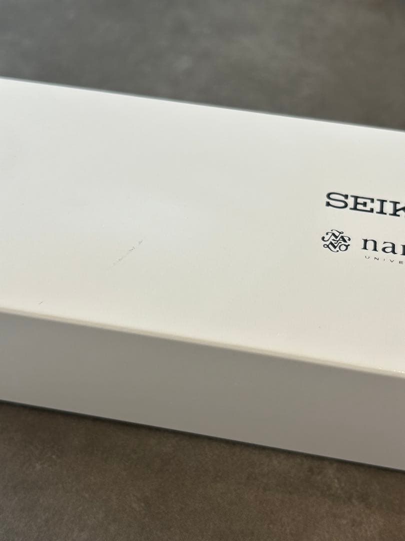 SEIKO レディース スクエア型腕時計 ホワイト文字盤 SSEH006