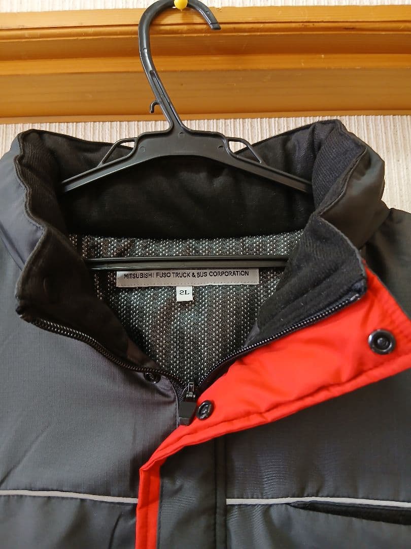 MITSUBISHI FUSO ジャンパー 2L ブラック/レッド カラー