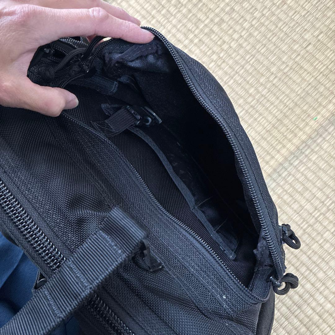 BRIEFING A4 LINER ブラック ブリーフィング 黒 ストラップ付