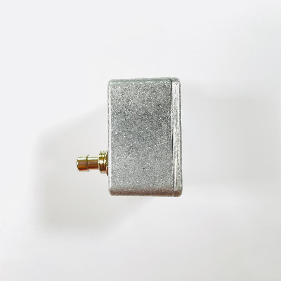 【超小型】アンラッチ（モーメンタリー）ミニフットスイッチ