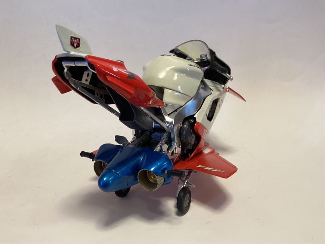 タミヤ1/12YZF-R1 30MS 仮面ライダーサイクロン