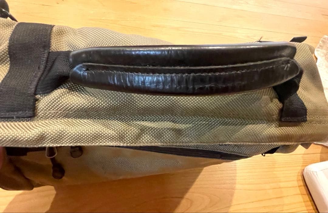 レア　廃盤品　patagonia パタゴニア　旅行用バッグ オリーブグリーン