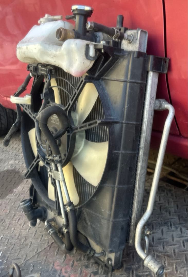 ダイハツ L375Sタント . ターボ ラジエター＆コンデンサ＆ファン