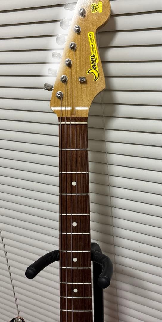 moon レリック ストラトキャスター fiesta red ムーン