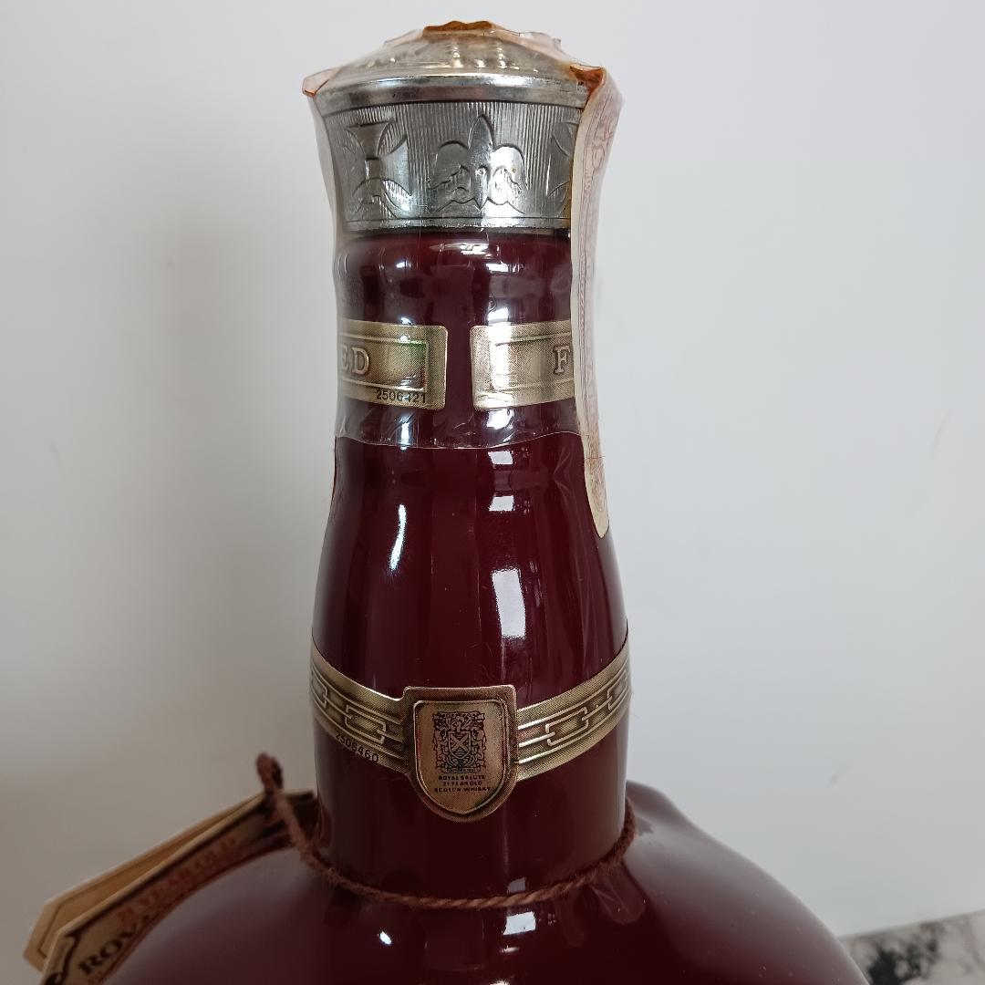 【未開栓】ロイヤルサルート 21年 赤 陶器ボトル シーバスブラザーズ