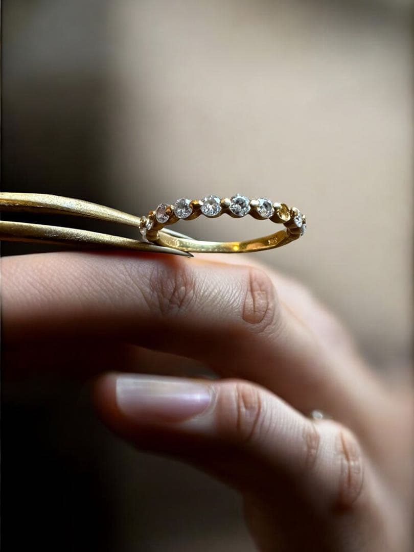 【18金+ダイヤモンド】ピンキーリング ダイヤの12粒のうち１つ欠損