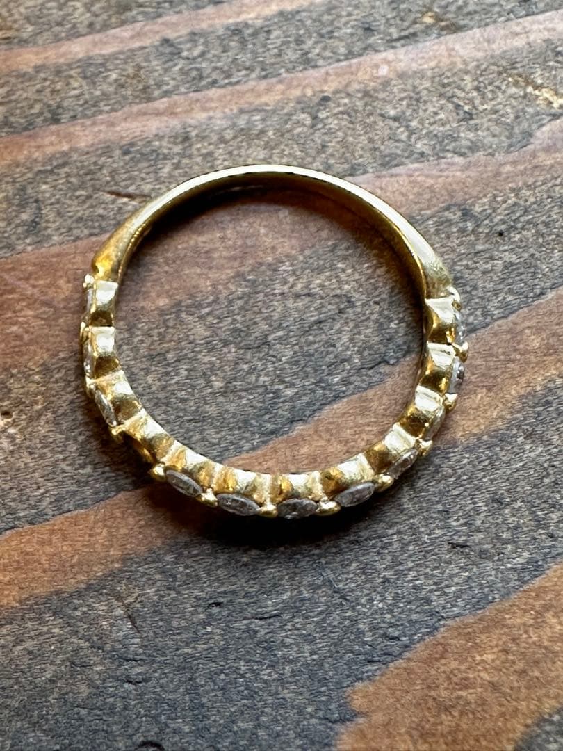 【18金+ダイヤモンド】ピンキーリング ダイヤの12粒のうち１つ欠損