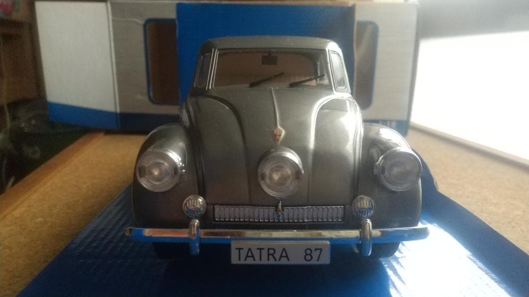 MODEL CAR GROUP 1:18 TATRA87 ミニカー
