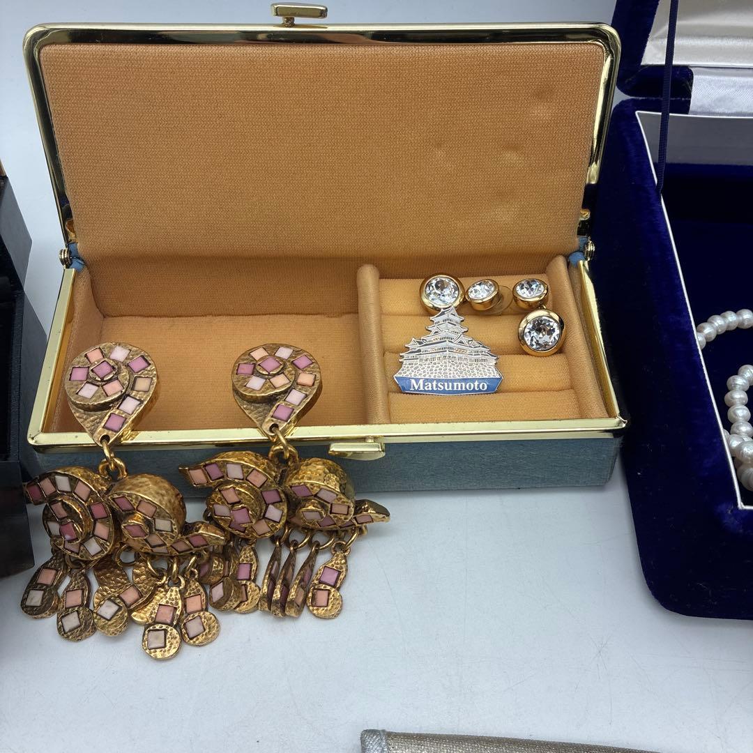 L*e様 アクセサリー　まとめ　ジュエリーBOX ネックレス　ブローチ　指輪