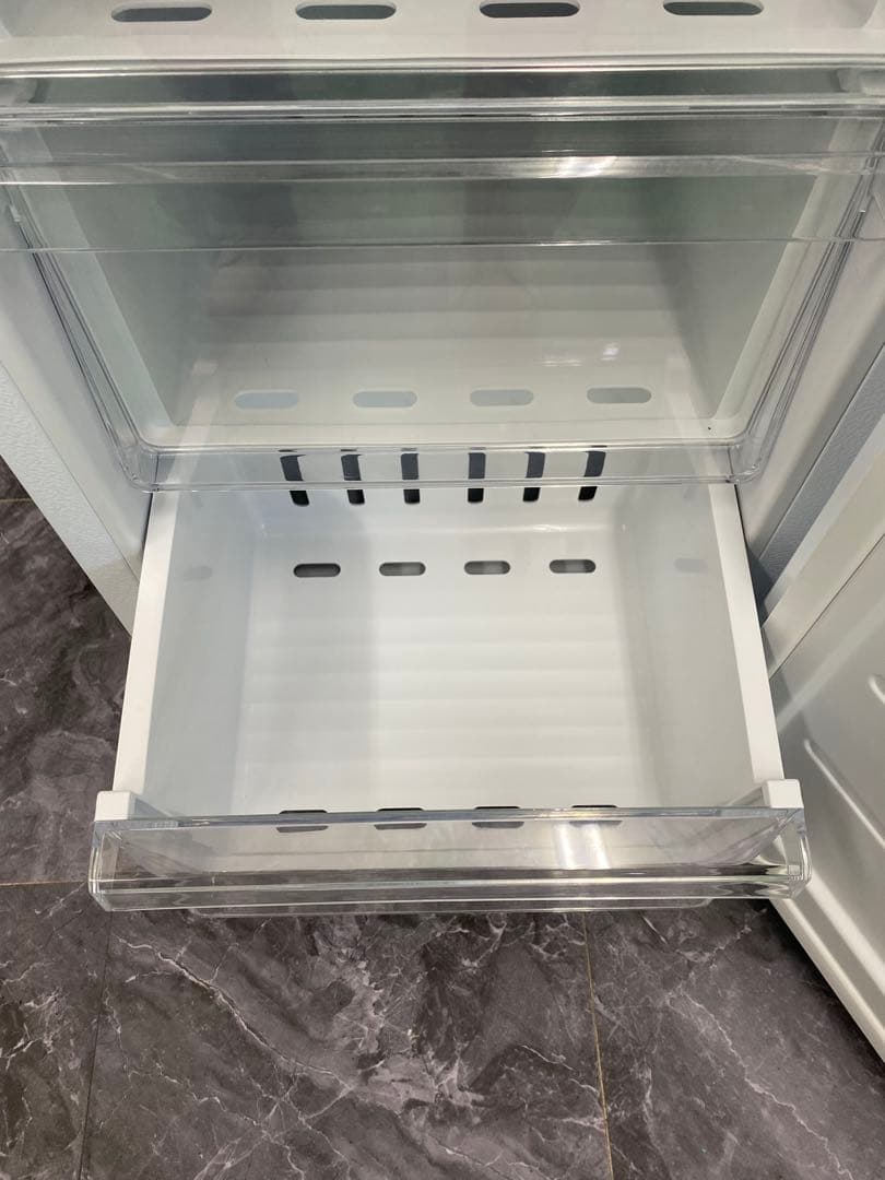 【美品】アイリスオーヤマ IUSN-8A-W ノンフロン冷凍庫 80L 24年製