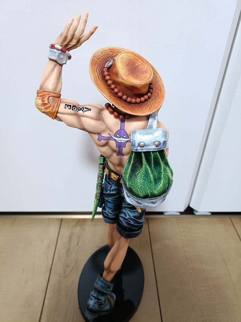 ワンピース エース フィギュア　リペイント