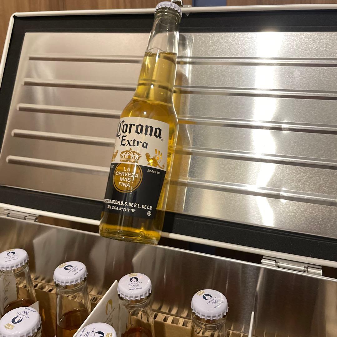 コロナエキストラ　瓶３３０ｍｌ×１８本入２０Ｌ限定デザインクーラーボックス付き