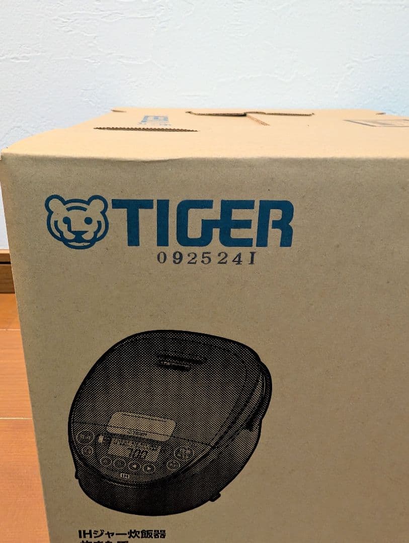 h*o様 ⭐️TIGER IHジャー炊飯器 5.5合 新品！①